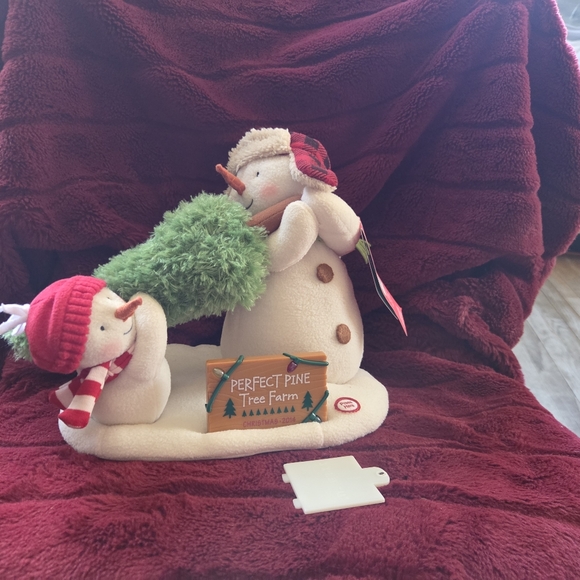 Hallmark Jingle Pals The Perfect Pine Tree Farm Plush Singing Snowman SOLD OUT - Picture 8 of 9